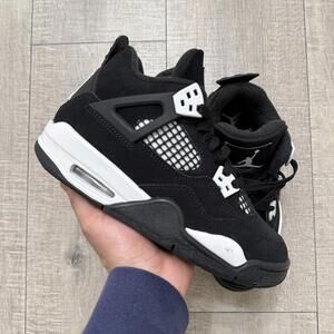 Nike Air Jordan 4 Retro White Thunder GS FQ8213-001 Size 4Y / Size 5.5 Women